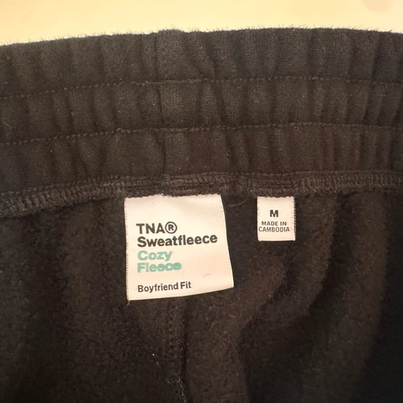 Aritzia sweatpants - Picture 2 of 2